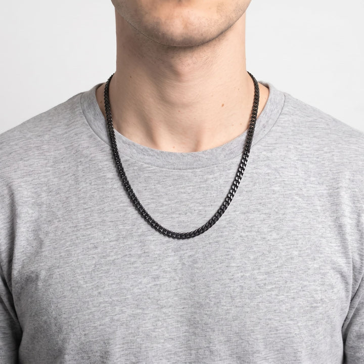 Cuban Chain 3mm Black worn with a light grey tee