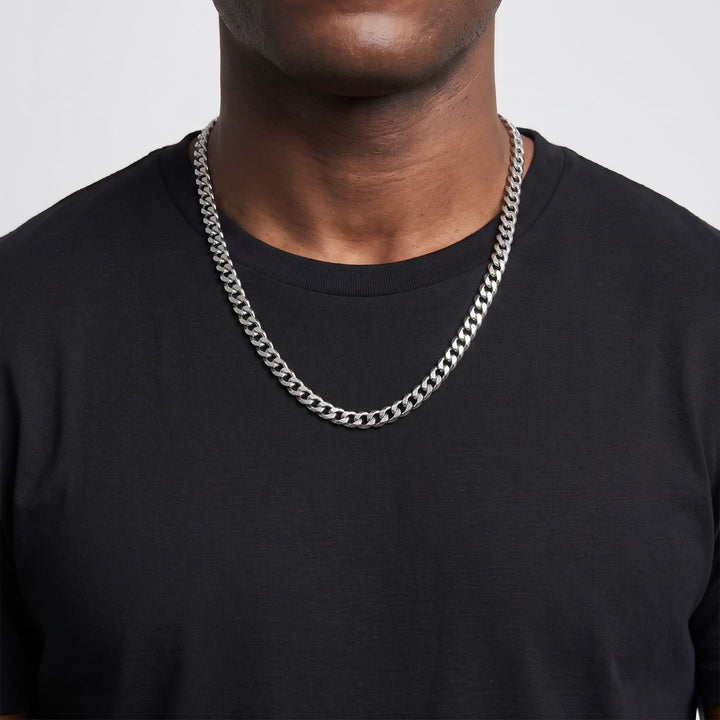 Cuban Chain 5mm Silver worn with a black tee