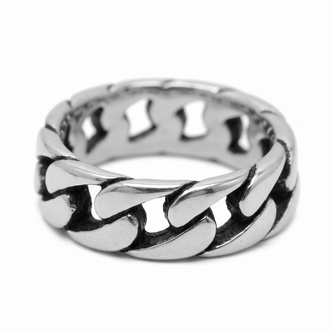 Cuban Chain Ring (Silver) close up at an angle, lying on its side