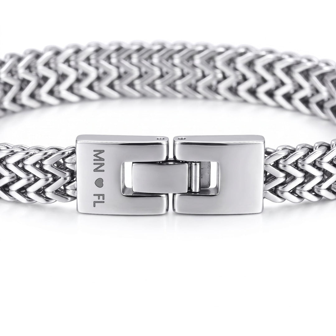Foxtail Bracelet (Silver) engraving example: MN, a heart and FL engraved along the clasp