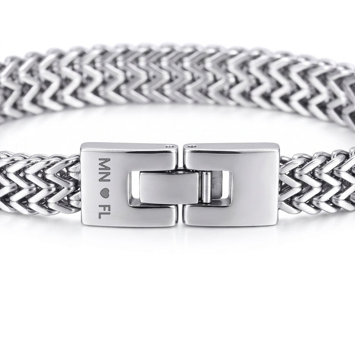 Foxtail Bracelet (Silver) engraving example: MN, a heart and FL engraved along the clasp