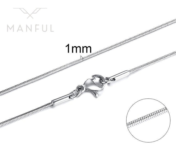 Snake Chain 1mm Silver, close-up of the lobster clasp with a magnified inset of the link texture