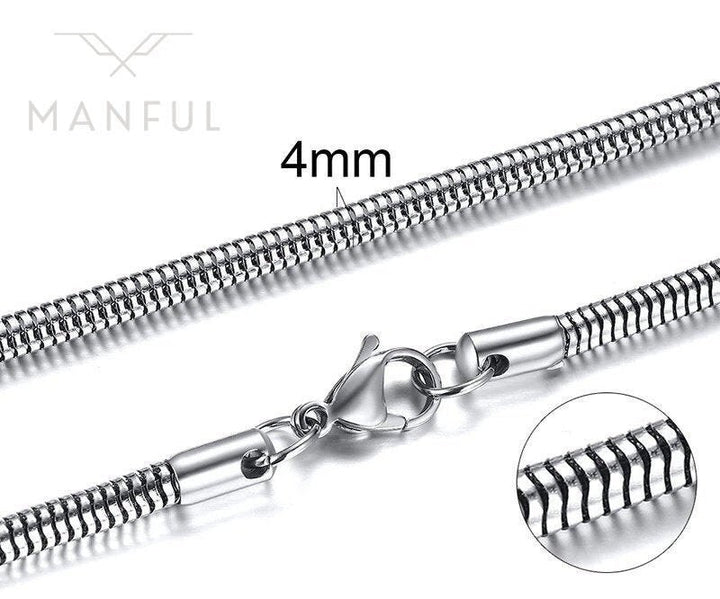 Snake Chain 4mm Silver, close-up of the lobster clasp with a 4mm width callout